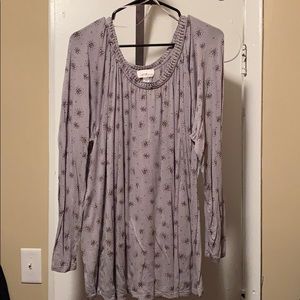 Jaclyn Smith long sleeve gray speckled shirt